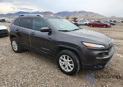 2016 Jeep Cherokee Latitude z USA, uszkodzony, nr VIN 1C4PJMCS9GW219000